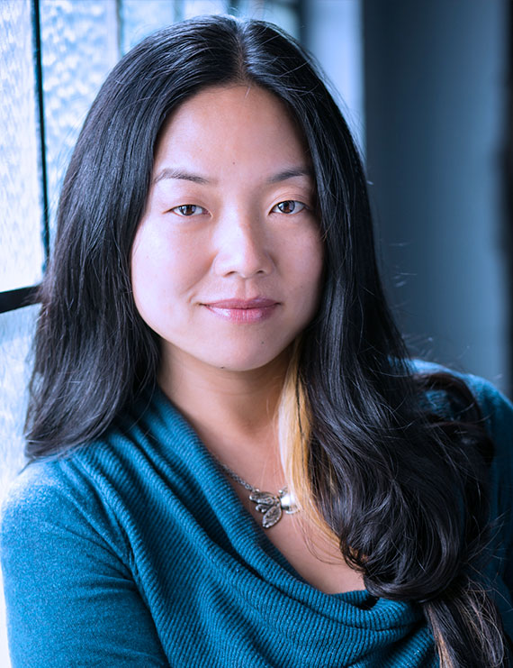 Desdemona Chiang Headshot