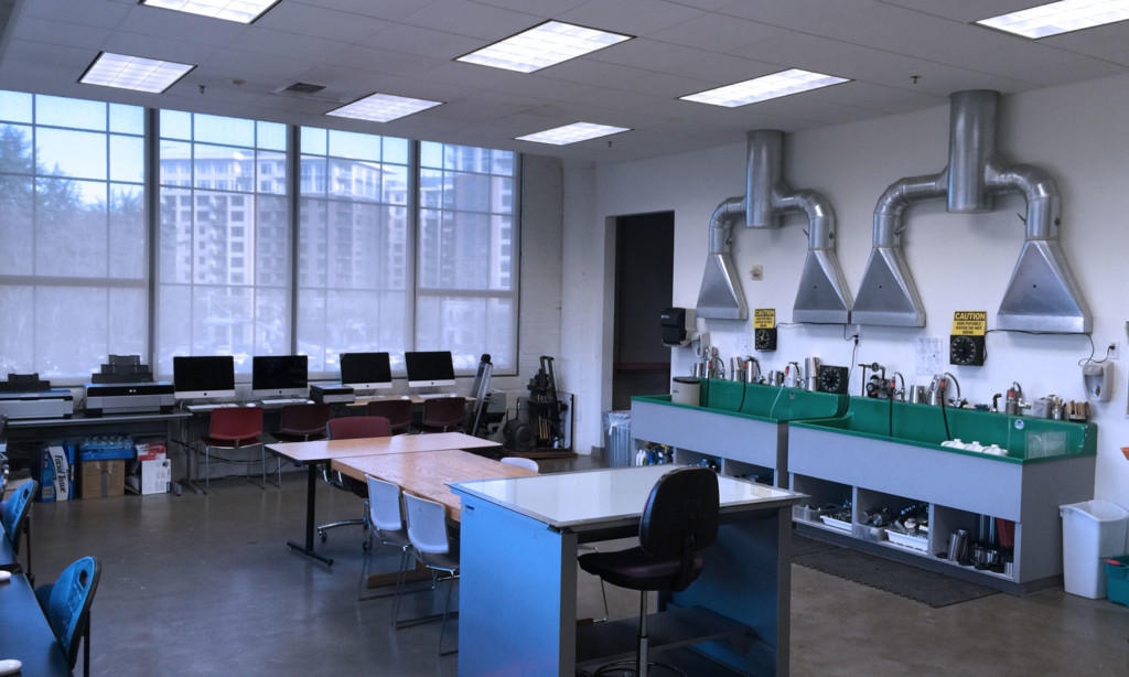 photo computer lab and sink